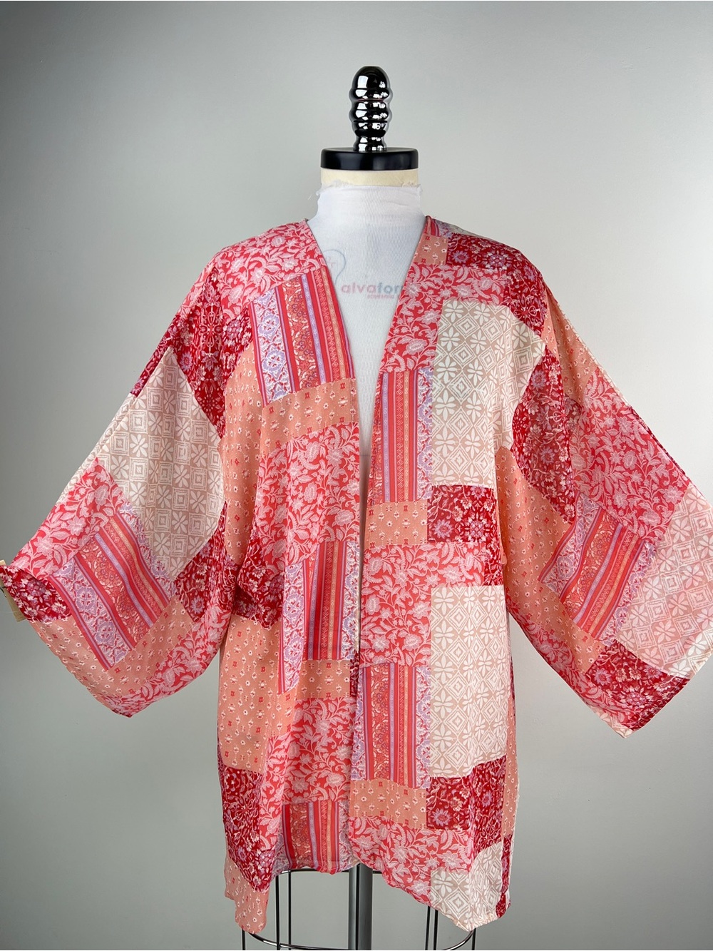 💚 3672. Pink & Coral Floral Patchwork Kimono Cover Up